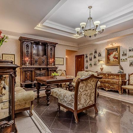 Gallery Hotel Gintama Apgrade Kiev Buitenkant foto